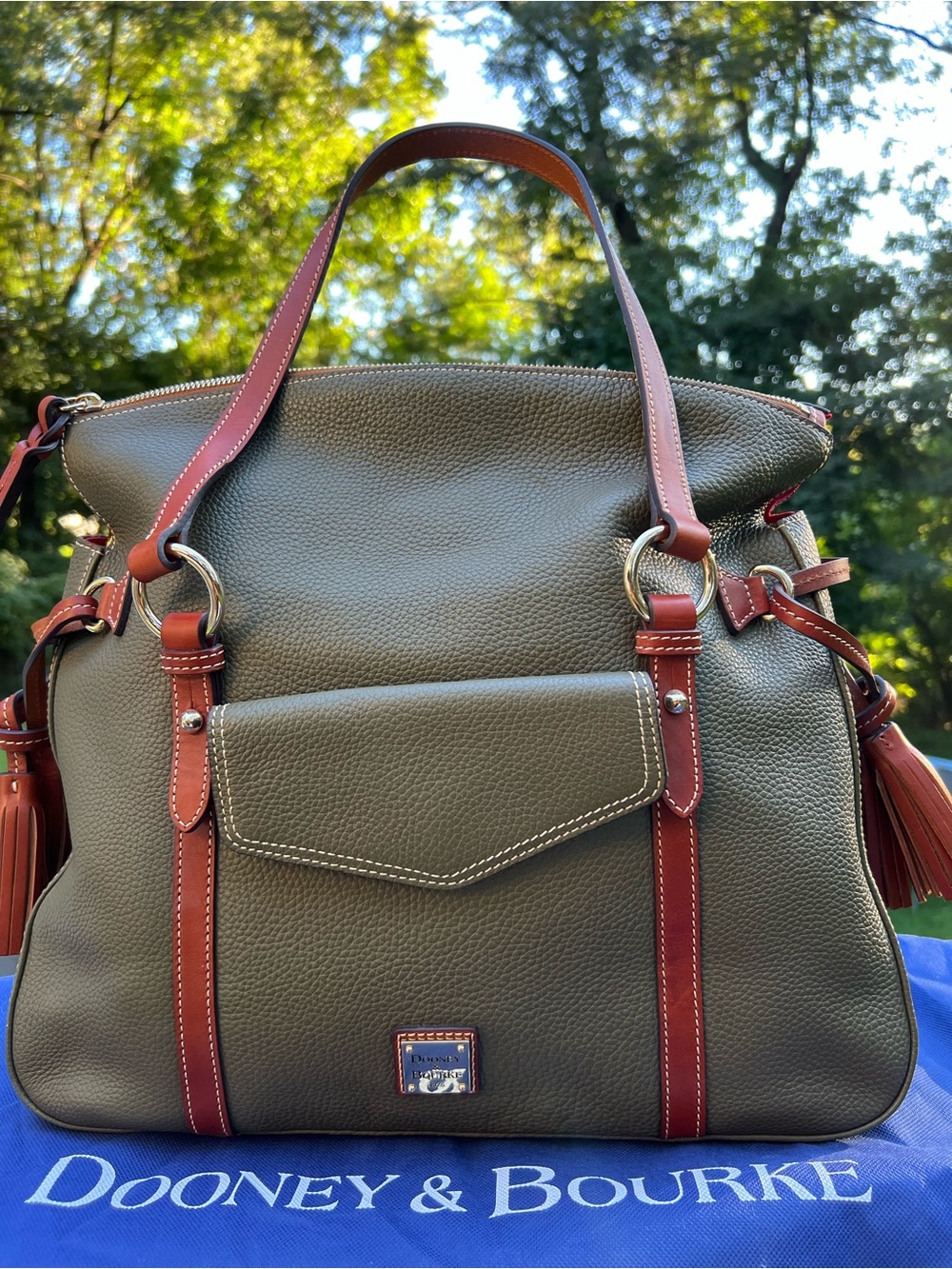 DOONEY AND BOURKE PEBBLE GRAIN LARGE SMITH SATCHEL BAG / PURSE